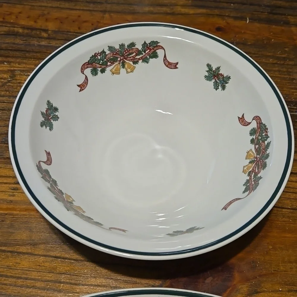 Johnson Brothers Victorian Christmas Two Piece Serving Set New Old Stock